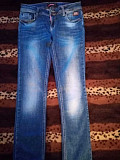 джинсы на девушку с вышивкой Костанай